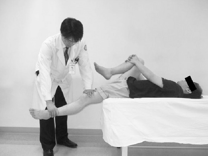 File:Anterior apprehension test hip.jpg